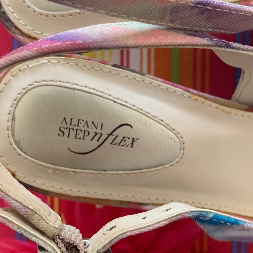 Alfani Floral Slingbacks Size 8 - Picture 2 of 8